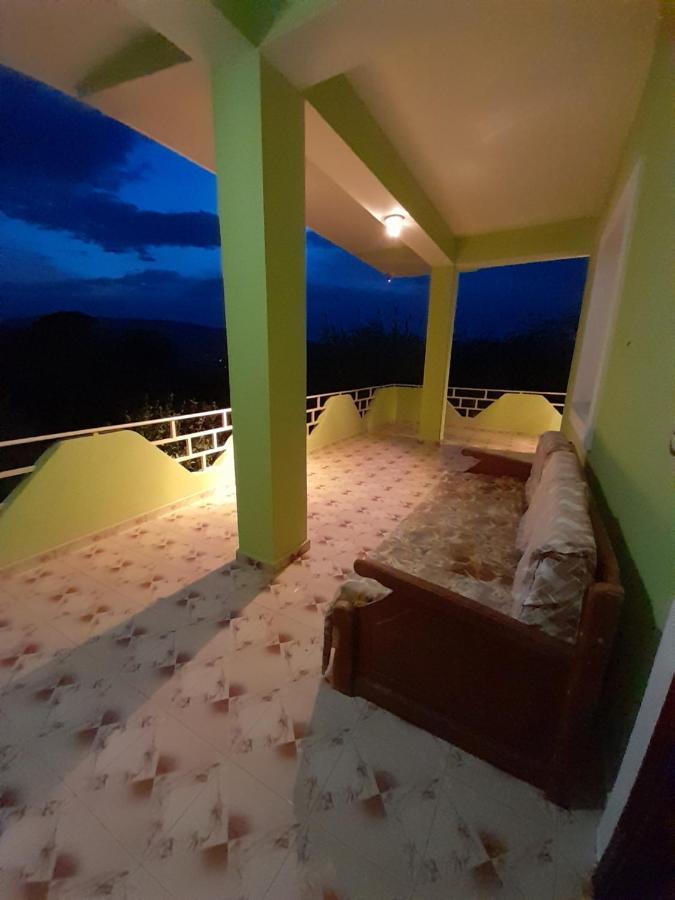 Cortina House Berat Appartement Kuçovë Buitenkant foto